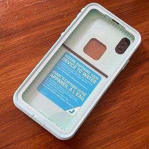 Protective Lifeproof XS MAX fre case brand new